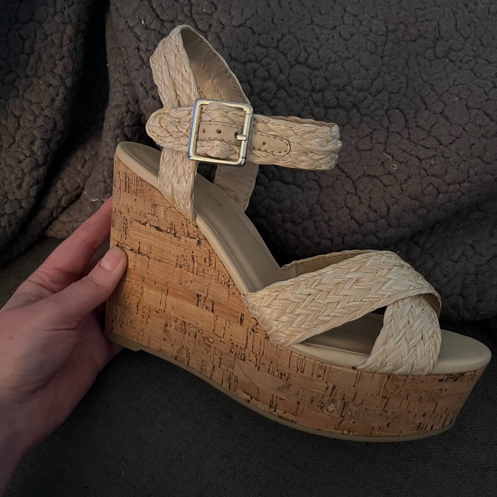 SODA Wedge Sandals sz 7
